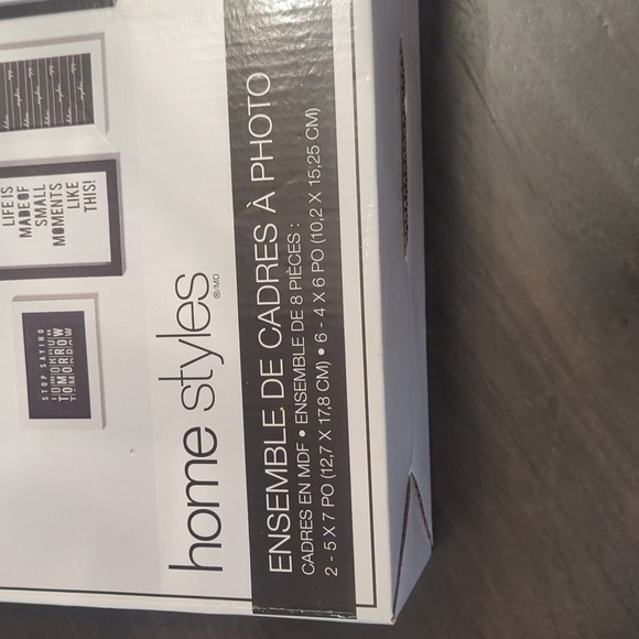 8 Piece Chic Black and White Photo Frame Set - New - Picture 2 of 4